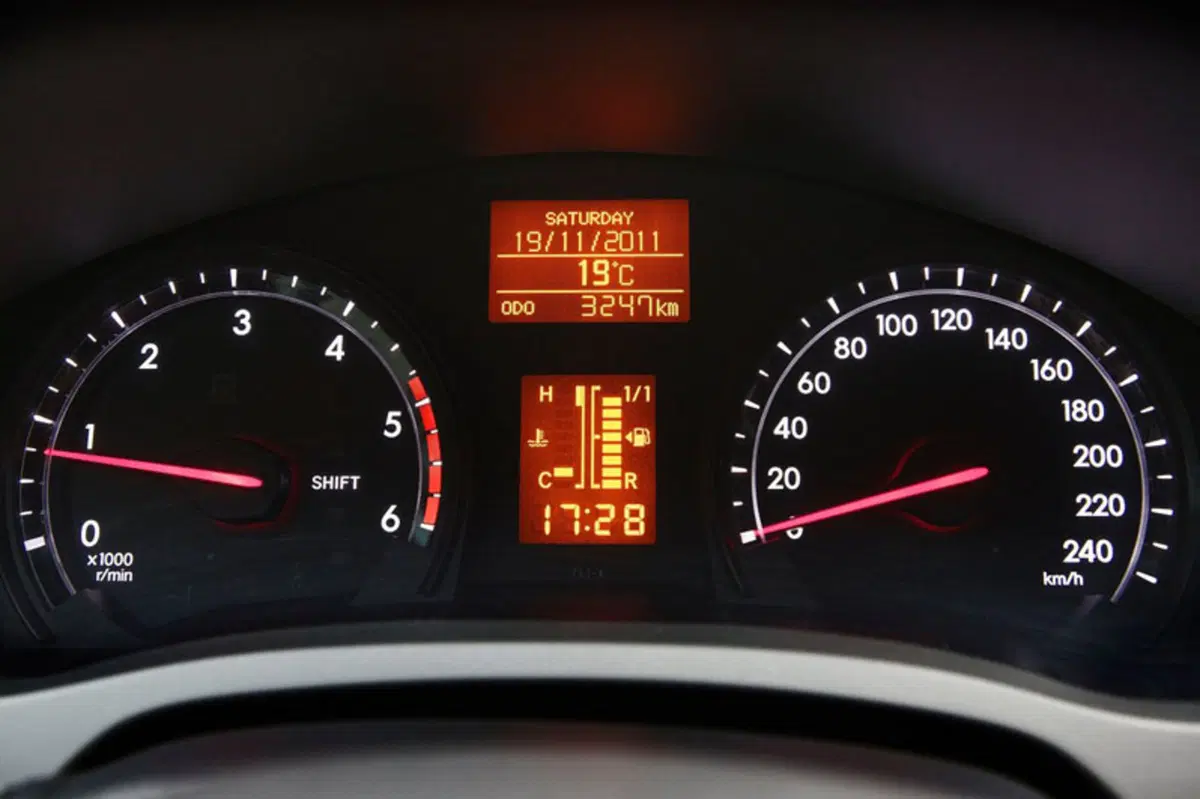 Toyota Avensis Station Wagon (2009-15) (16)