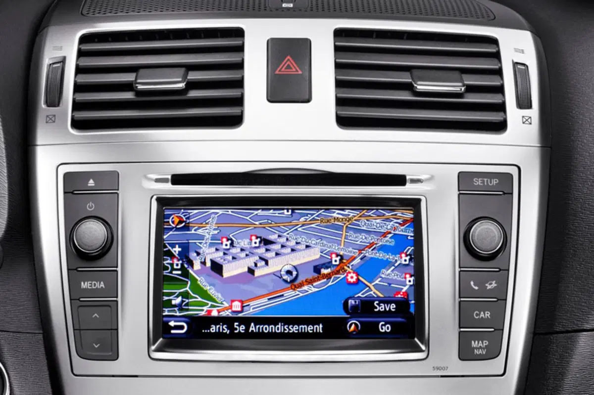 Toyota Avensis Station Wagon (2009-15) (17)
