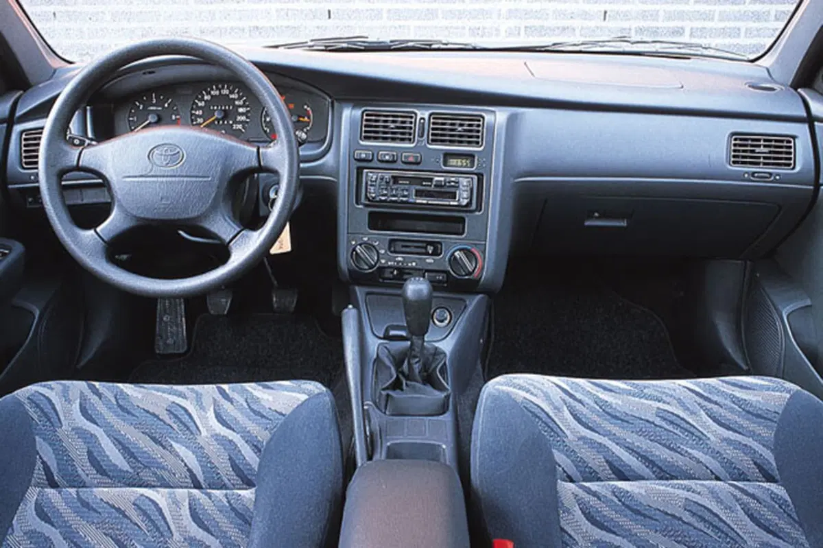 Toyota Carina 16V cat Liftback Si Limited (4)