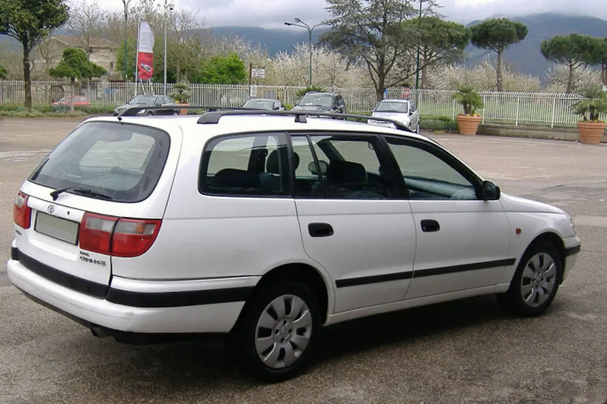 Toyota Carina Station Wagon turbodiesel S.W. EX (3)