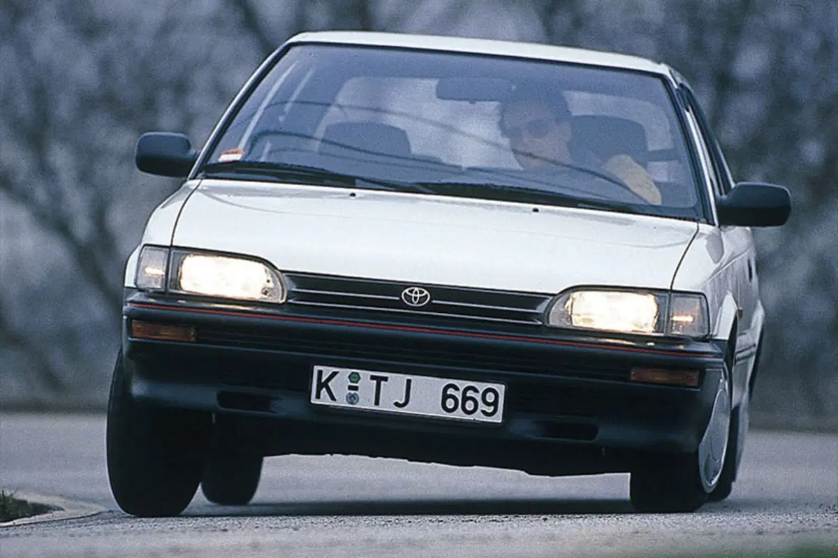 Toyota Corolla (1988-92) (3)