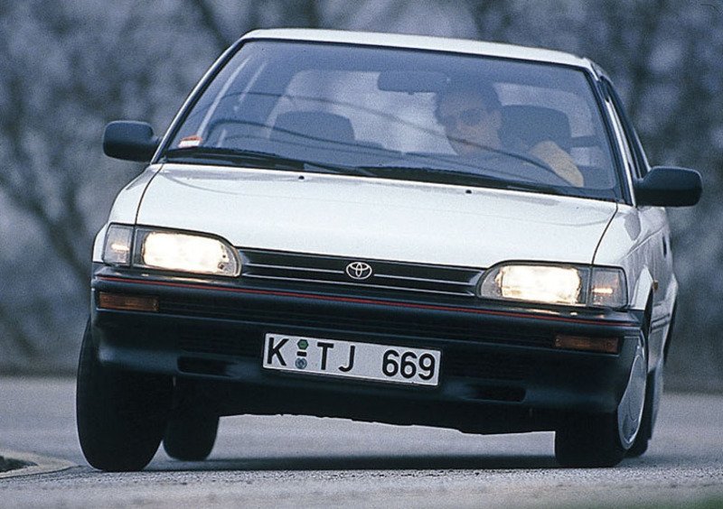 Toyota Corolla (1988-92) (3)