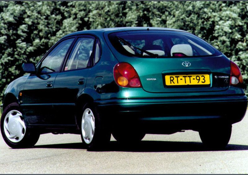 Toyota Corolla (1997-01) (4)