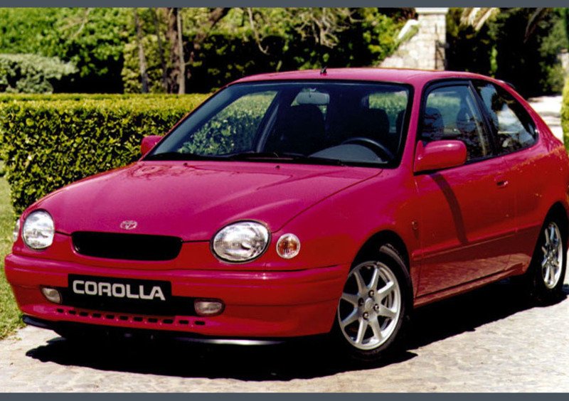 Toyota Corolla (1997-01) (5)
