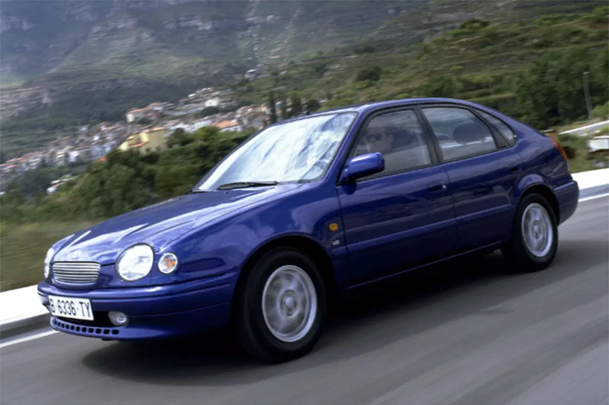 Toyota Corolla (1997-01) (6)