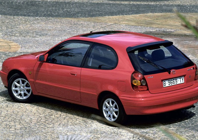 Toyota Corolla (1997-01) (7)