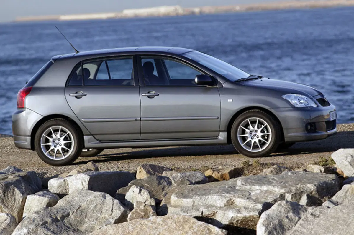 Toyota Corolla Verso 2.2 16V D-4D MY'08 (4)