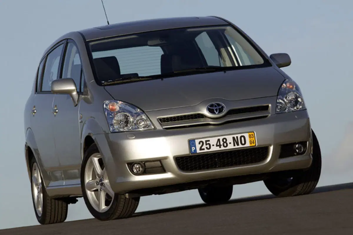 Toyota Corolla Verso 2.2 16V D-4D MY'08 (6)