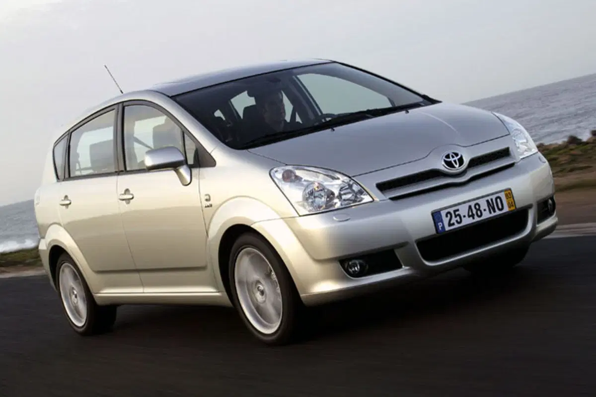 Toyota Corolla Verso 2.2 16V D-4D MY'08 (7)