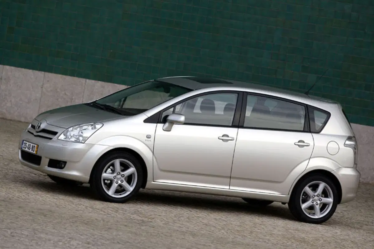 Toyota Corolla Verso 2.2 16V D-4D MY'08 (10)