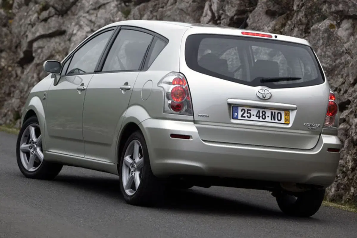 Toyota Corolla Verso 2.2 16V D-4D MY'08 (11)