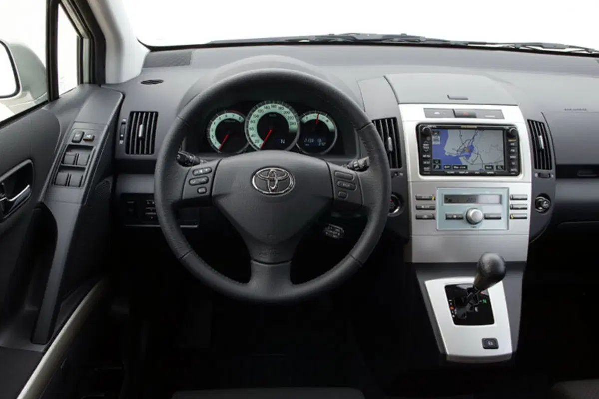 Toyota Corolla Verso 2.2 16V D-4D MY'08 (12)