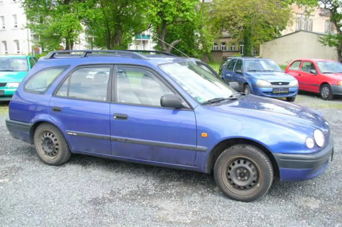 Toyota Corolla Station Wagon (1993-01) (3)