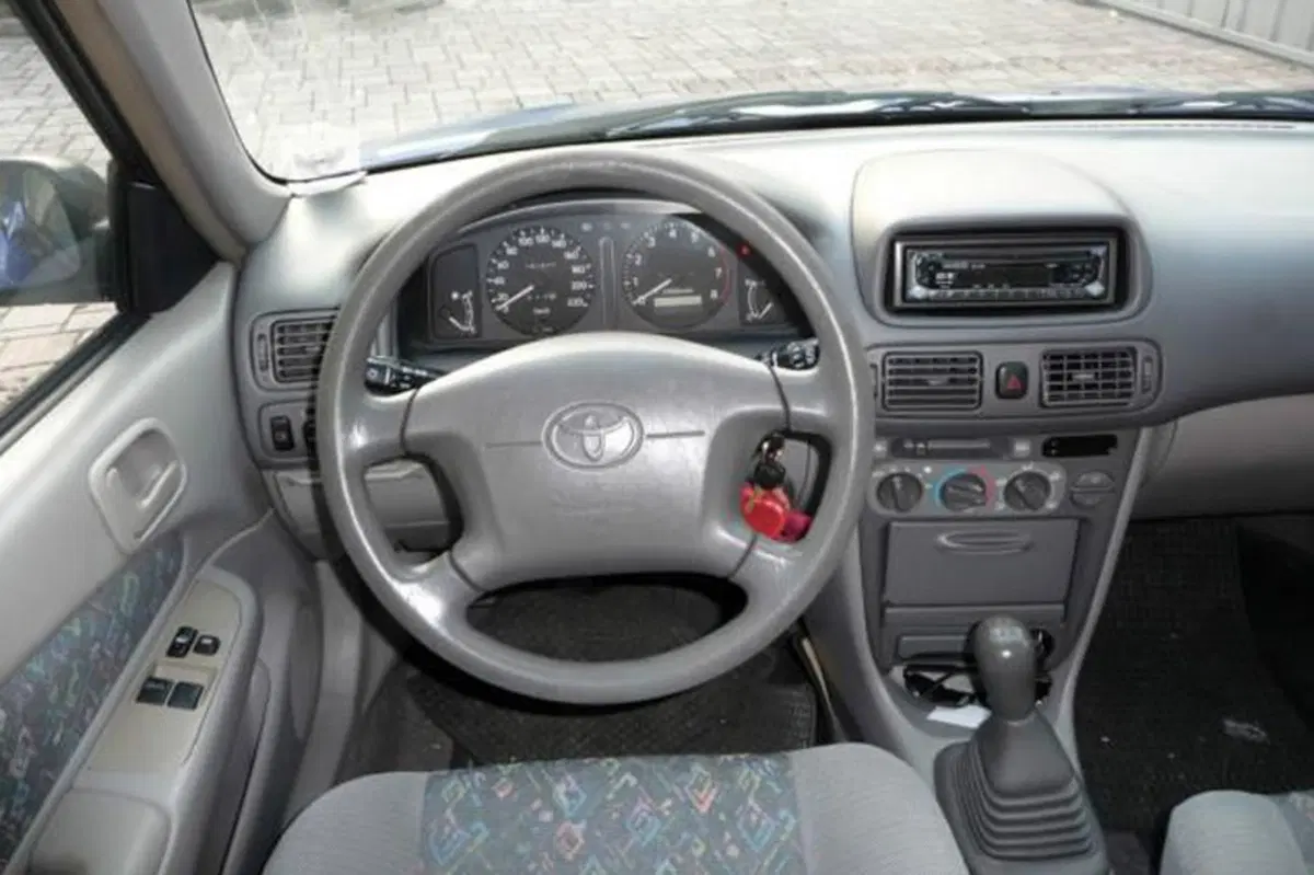 Toyota Corolla Station Wagon (1993-01) (6)