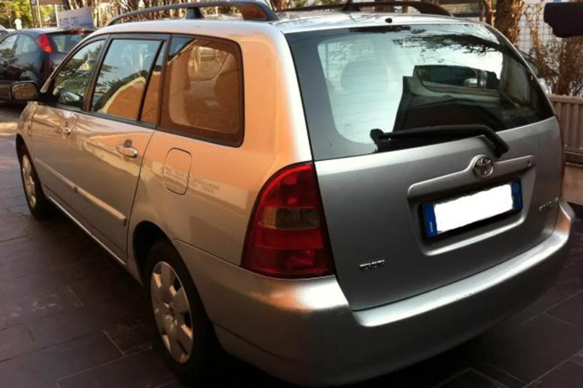 Toyota Corolla Station Wagon (2001-04) (3)