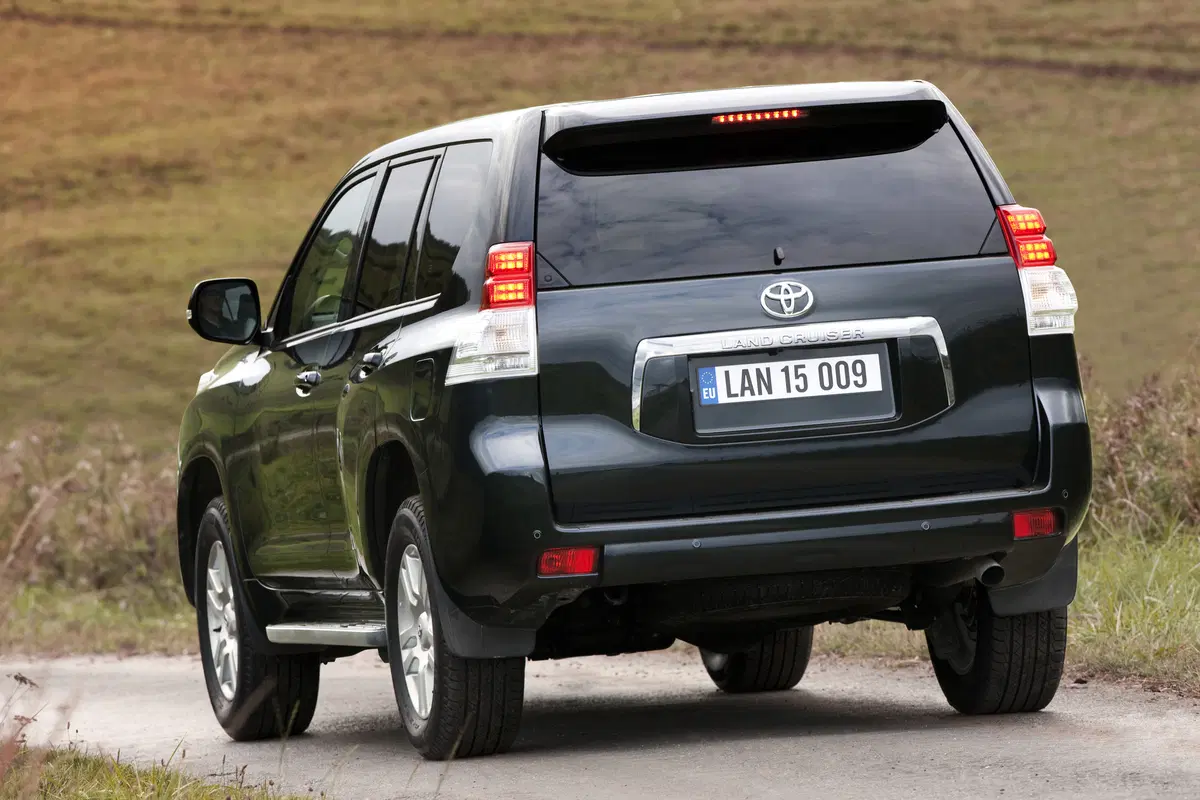 Toyota Land Cruiser 2.8 D4-D A/T 3 porte Lounge+ (28)