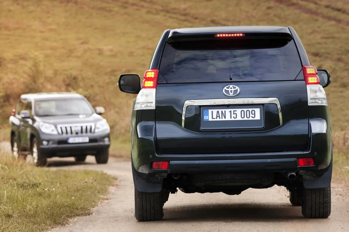 Toyota Land Cruiser 2.8 D4-D A/T 3 porte Lounge+ (23)