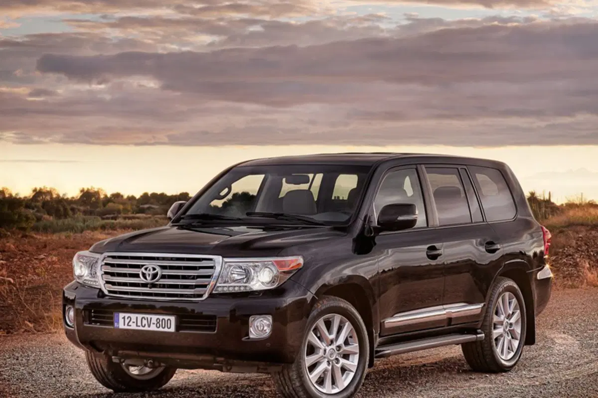 Toyota Land Cruiser V8 (2008-15) (6)