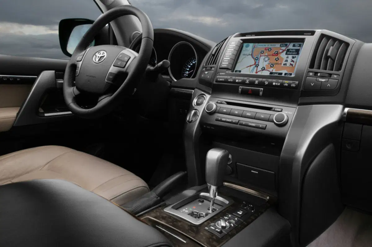 Toyota Land Cruiser V8 (2008-15) (46)