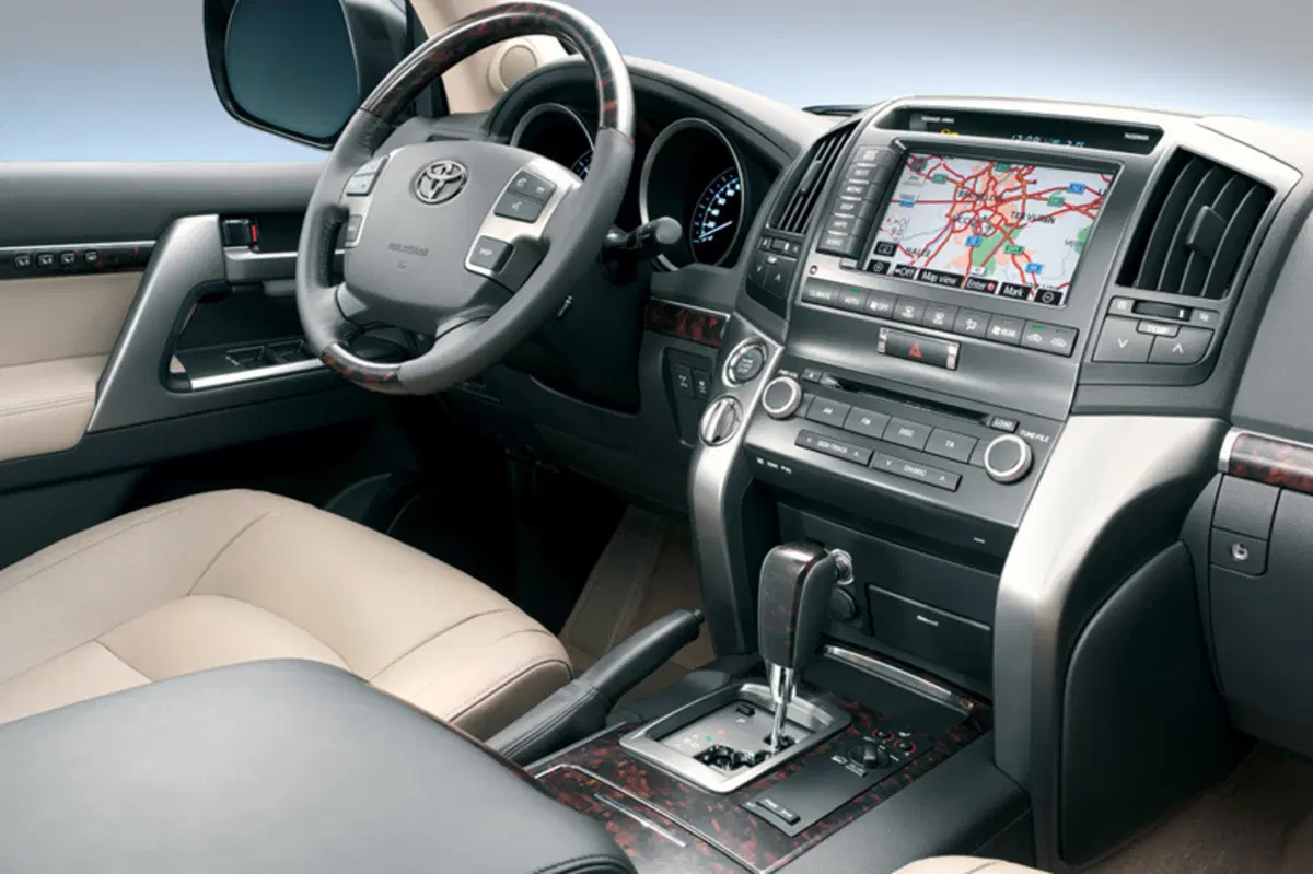 Toyota Land Cruiser V8 (2008-15) (47)