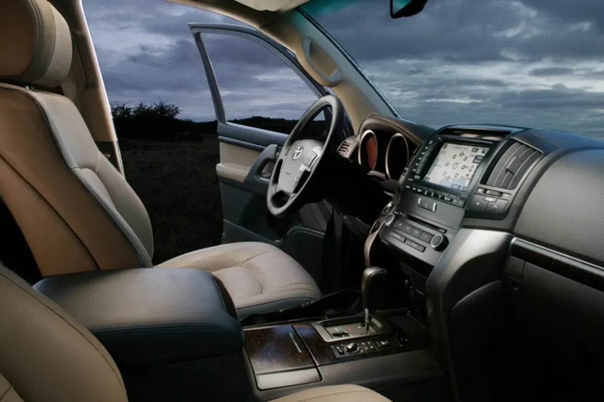 Toyota Land Cruiser V8 (2008-15) (48)