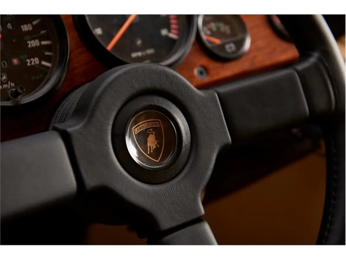 Lamborghini: aspettando la Urus rinasce la LM002 (25)