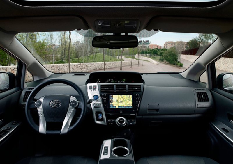 Toyota Prius+ (2012-21) (21)