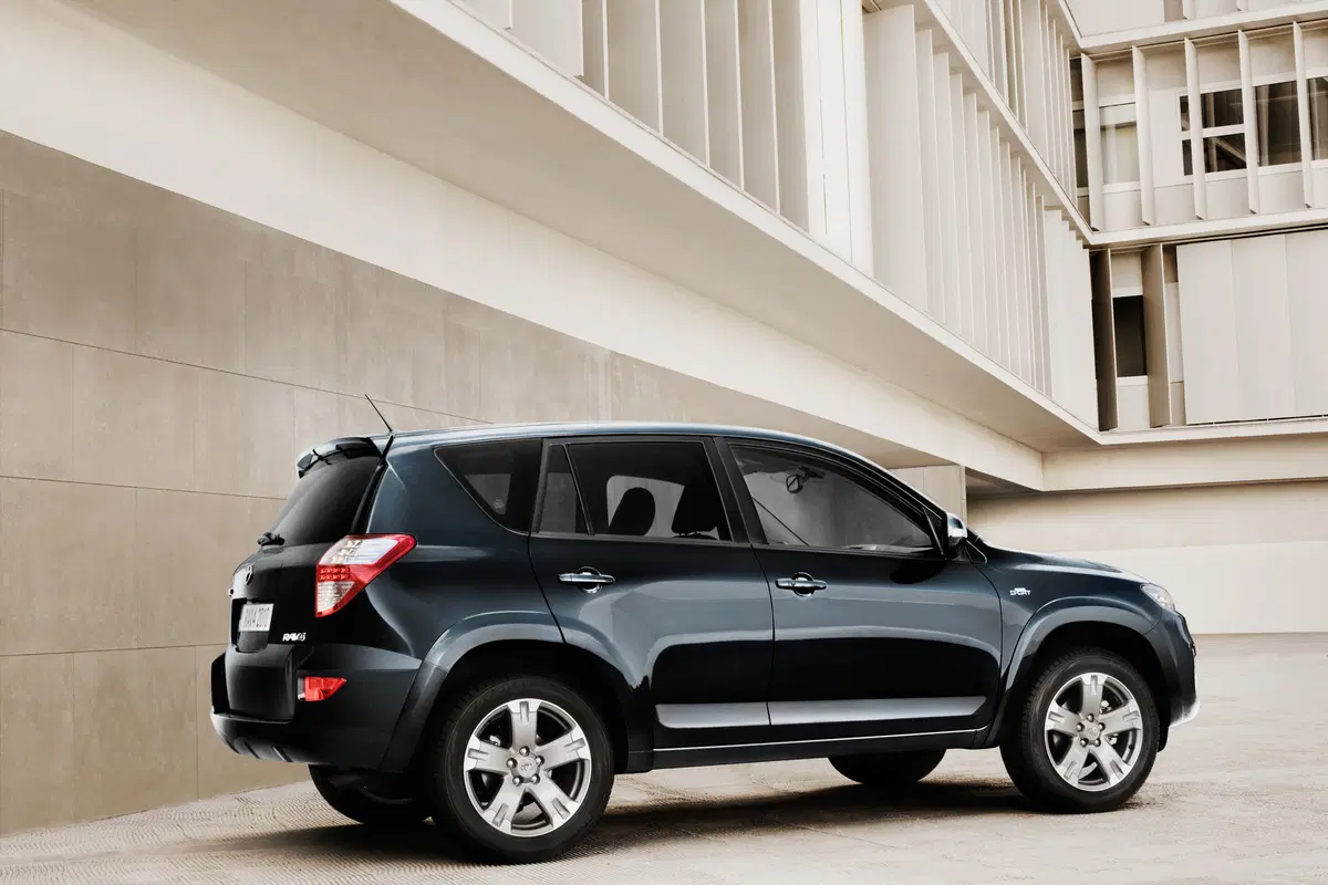 Toyota Rav4 2.2 D-4D 150 CV DPF Luxury (3)