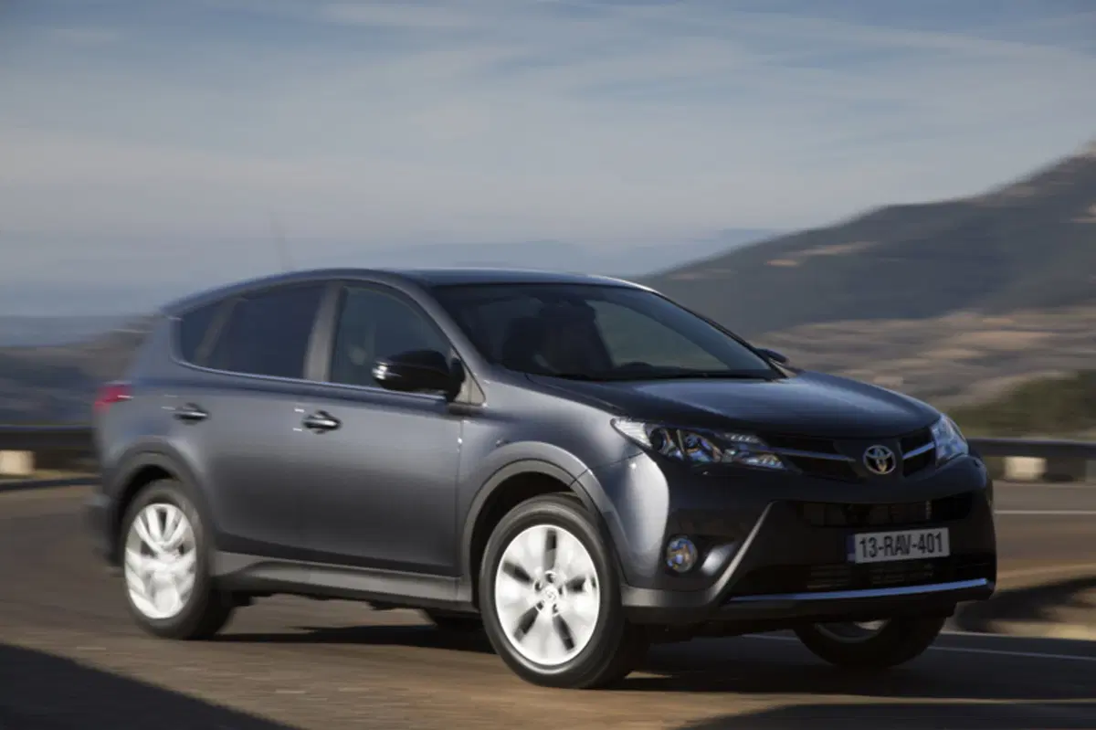 Toyota Rav4 D-4D 2WD Style (2)
