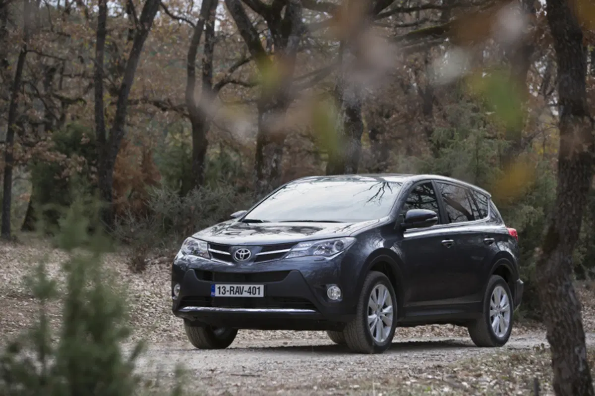 Toyota Rav4 D-4D 2WD Style (6)