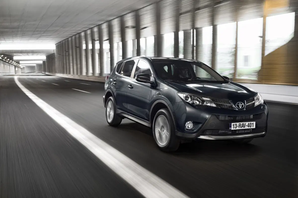 Toyota Rav4 D-4D 2WD Style (8)