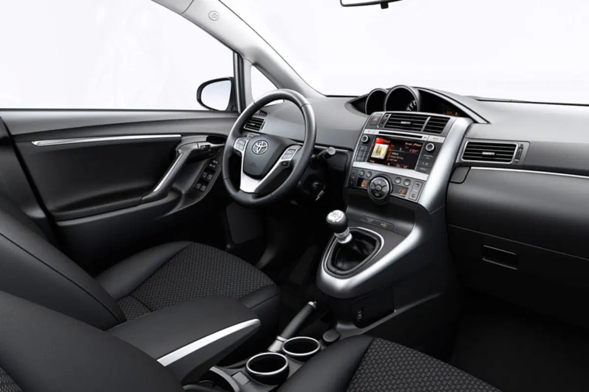 Toyota Verso (2009-17) (9)