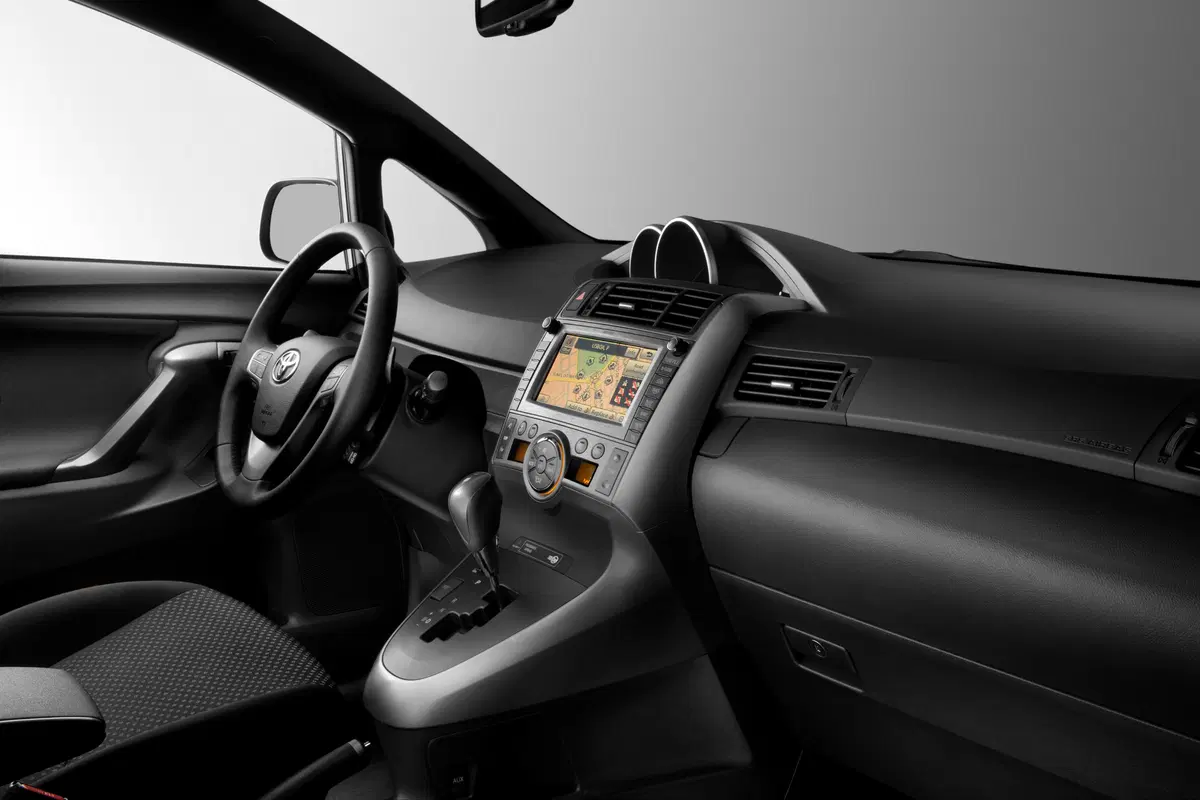 Toyota Verso (2009-17) (28)