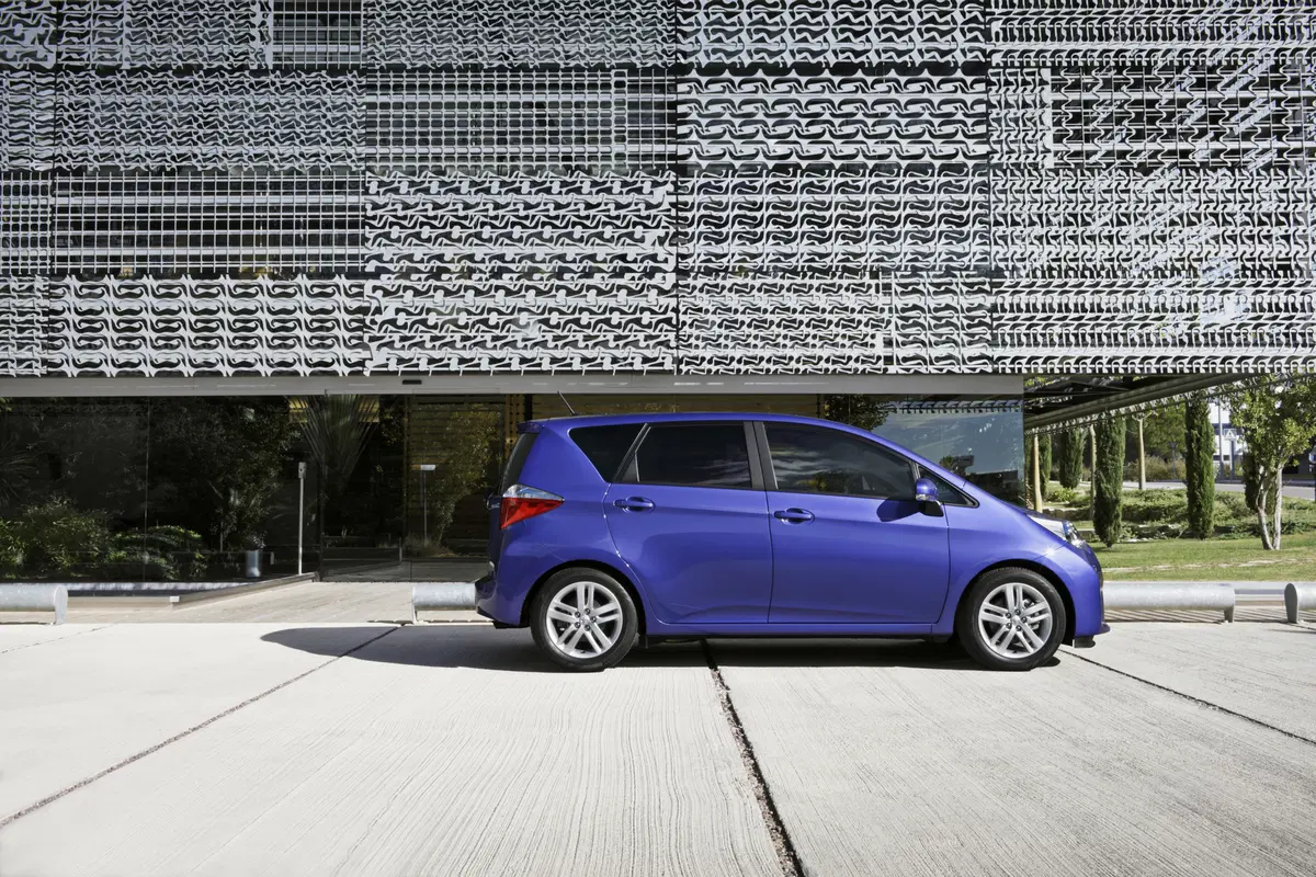 Toyota Verso-S (2011-14) (5)