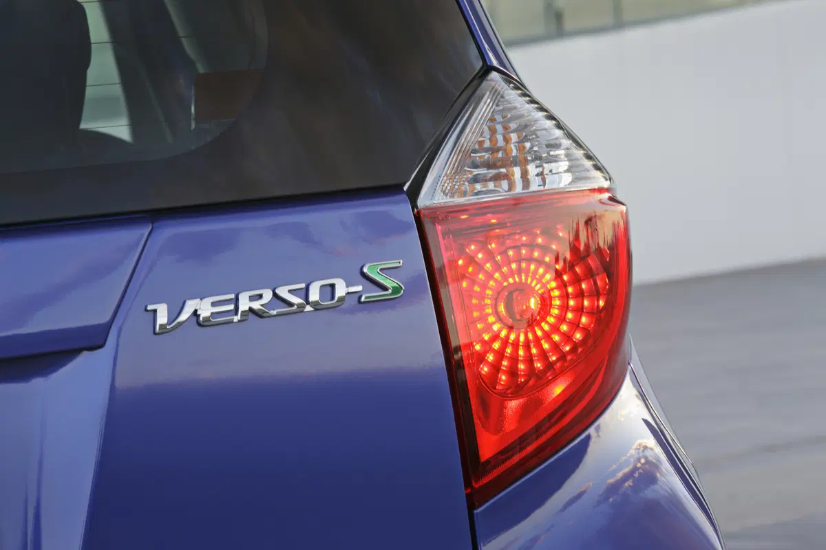 Toyota Verso-S (2011-14) (7)