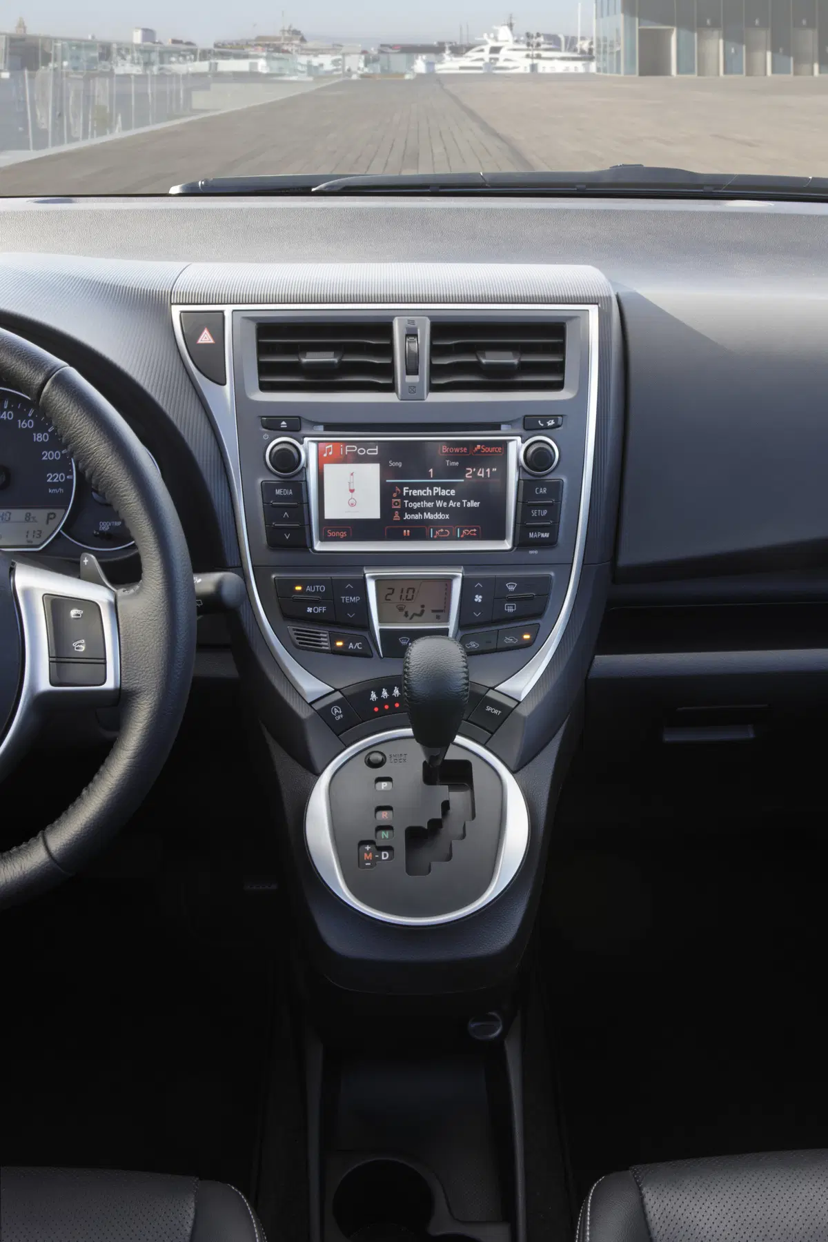 Toyota Verso-S (2011-14) (9)