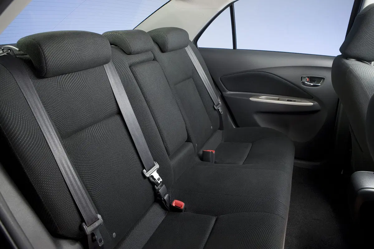 Toyota Yaris 1.0 3 porte (20)