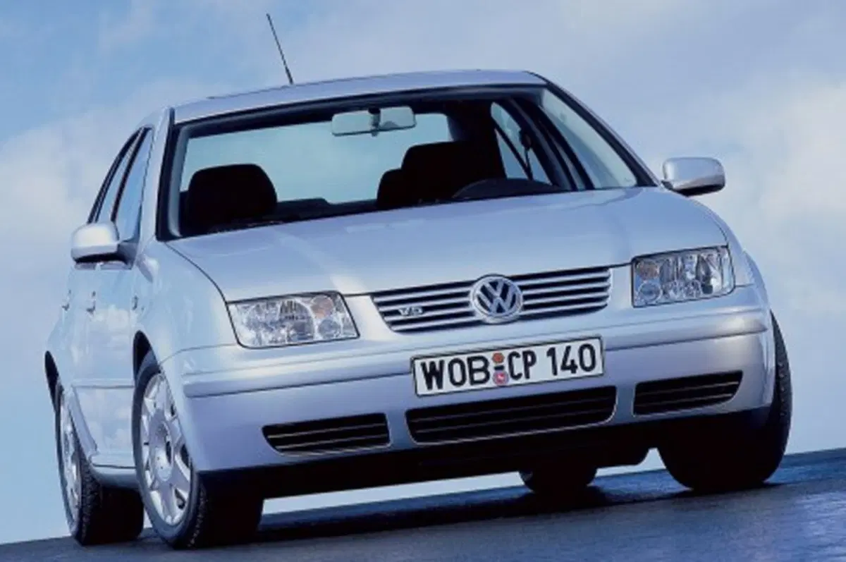 Volkswagen Bora (1999-06) (2)