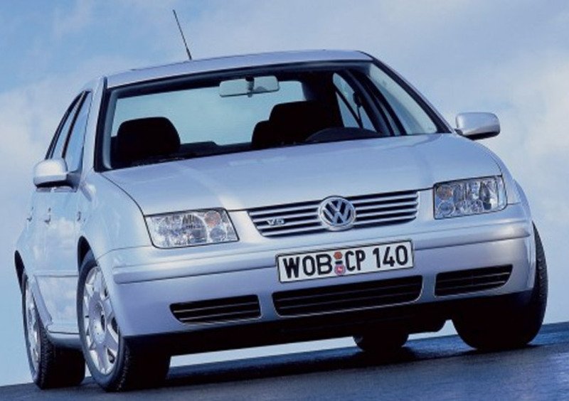 Volkswagen Bora (1999-06) (2)