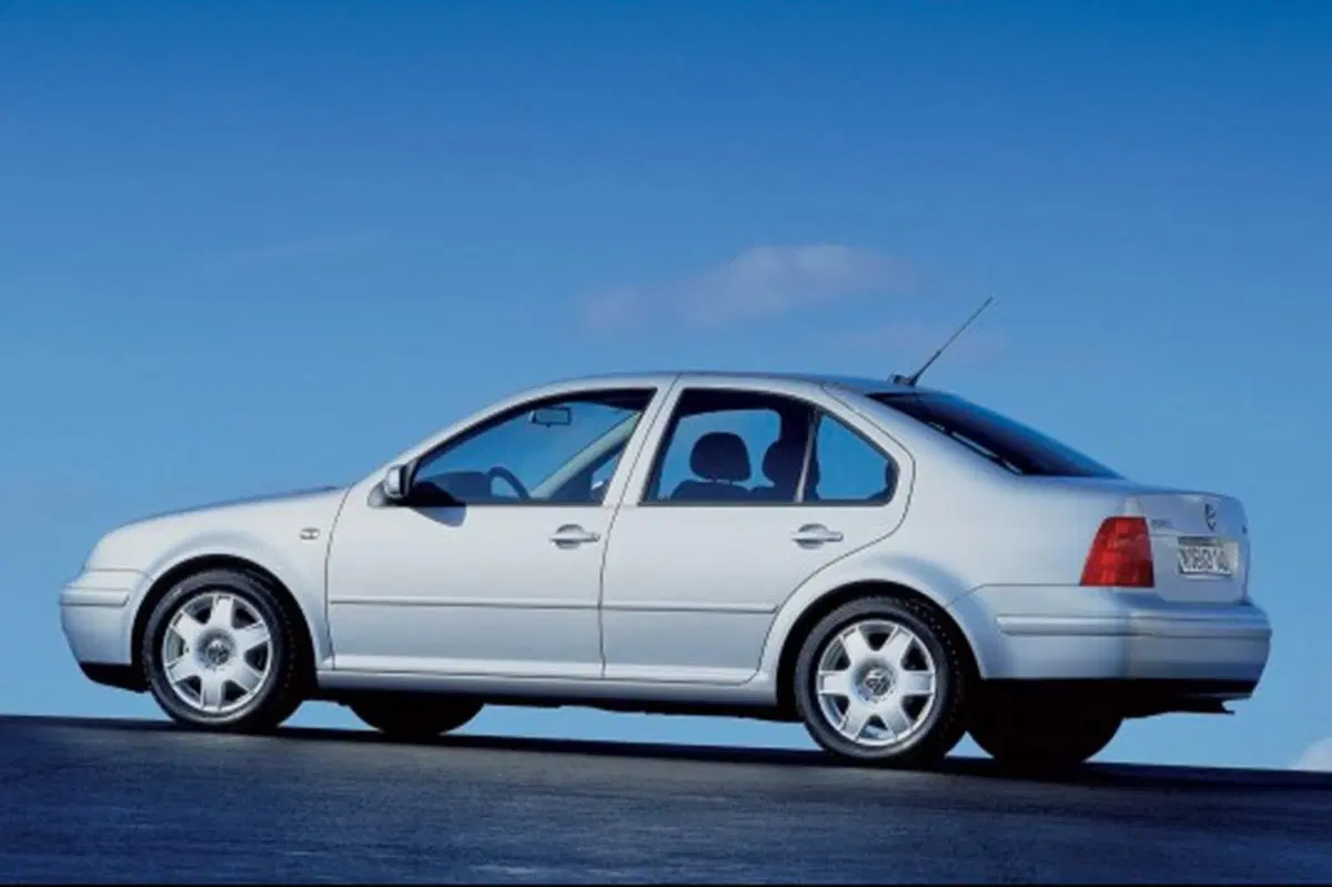 Volkswagen Bora (1999-06) (3)