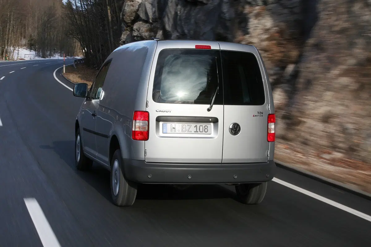 Volkswagen Caddy 1.6 TDI 102 CV DSG 5p. Highline BlueMotion Technology (27)