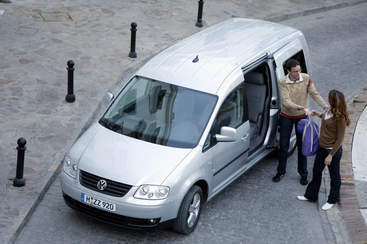 Volkswagen Caddy 1.6 TDI 102 CV DSG 5p. Highline BlueMotion Technology (37)