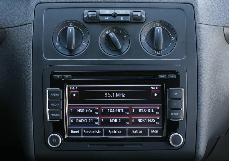 Volkswagen Caddy (2010-15) (45)