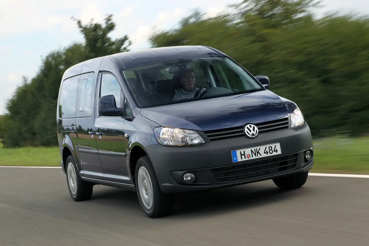 Volkswagen Caddy 1.6 TDI 102 CV DSG 5p. Highline BlueMotion Technology (48)