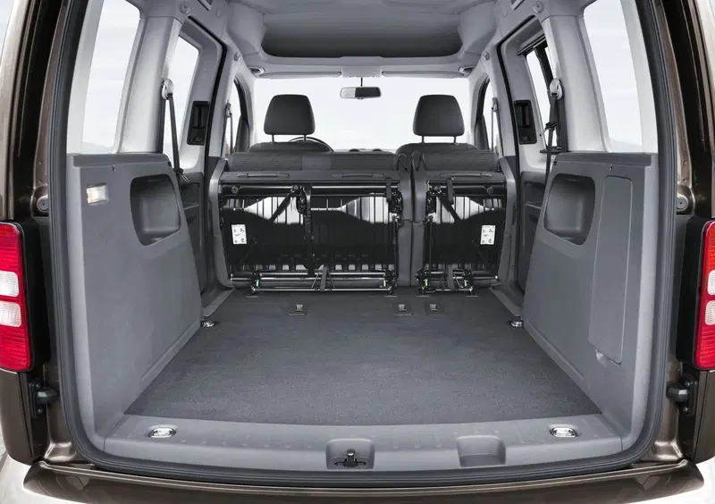 Volkswagen Caddy (2010-15) (54)