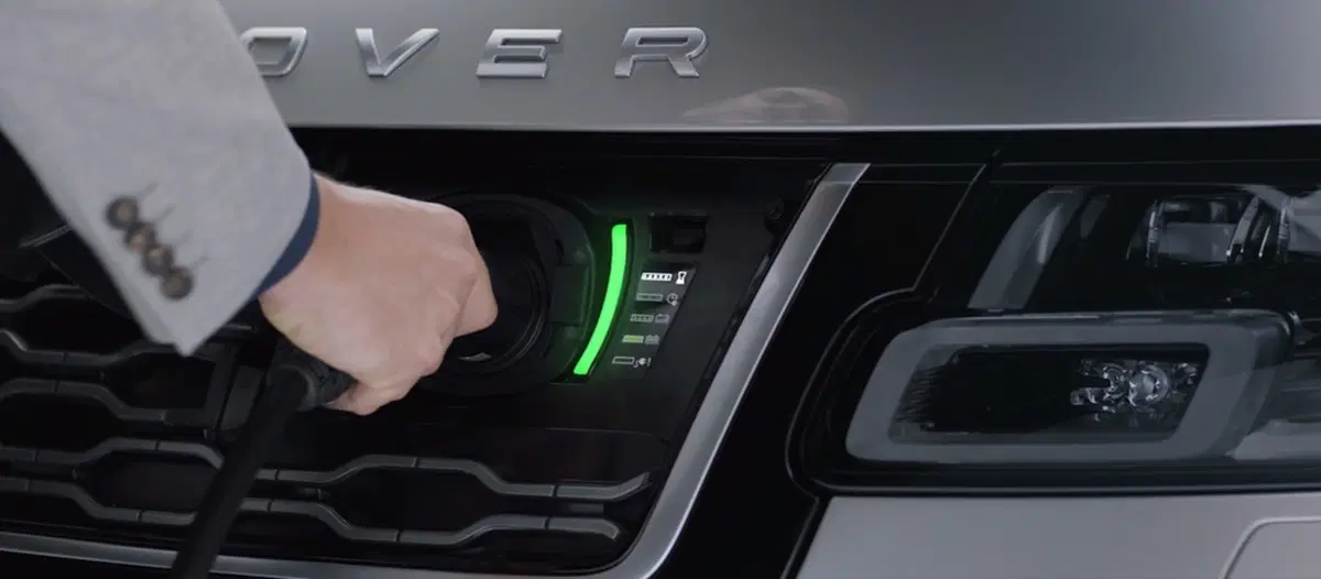 Range Rover: arriva la ibrida plug-in P400e  (2)