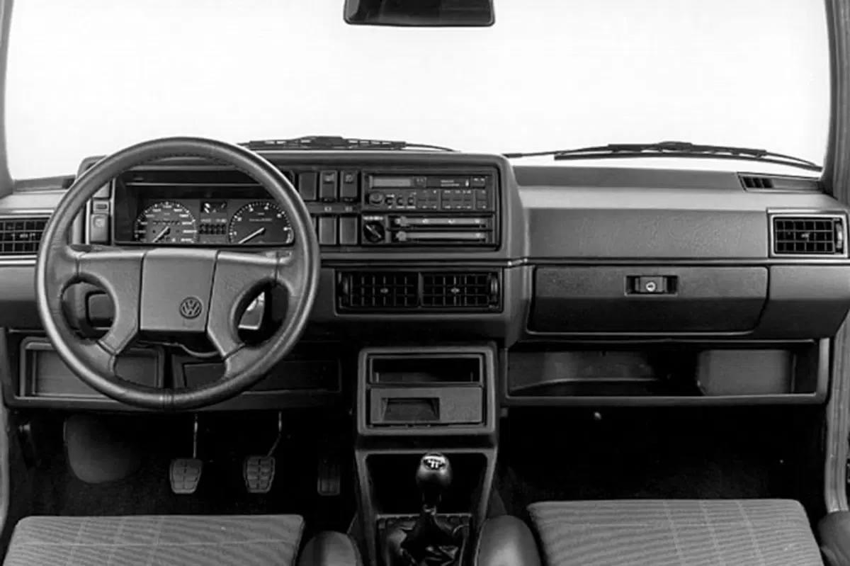 Volkswagen Golf 1300 5 porte GL (5)