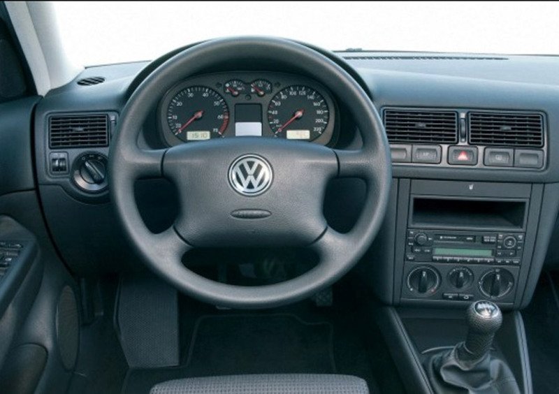 Volkswagen Golf (1997-04) (4)