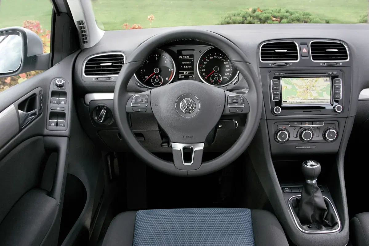 Volkswagen Golf 2.0 TSI 3p. GTI (7)