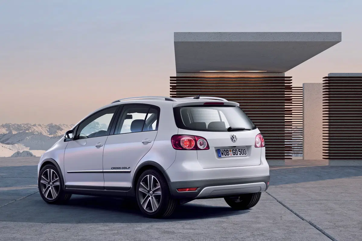 Volkswagen Golf 2.0 TSI 3p. GTI (9)